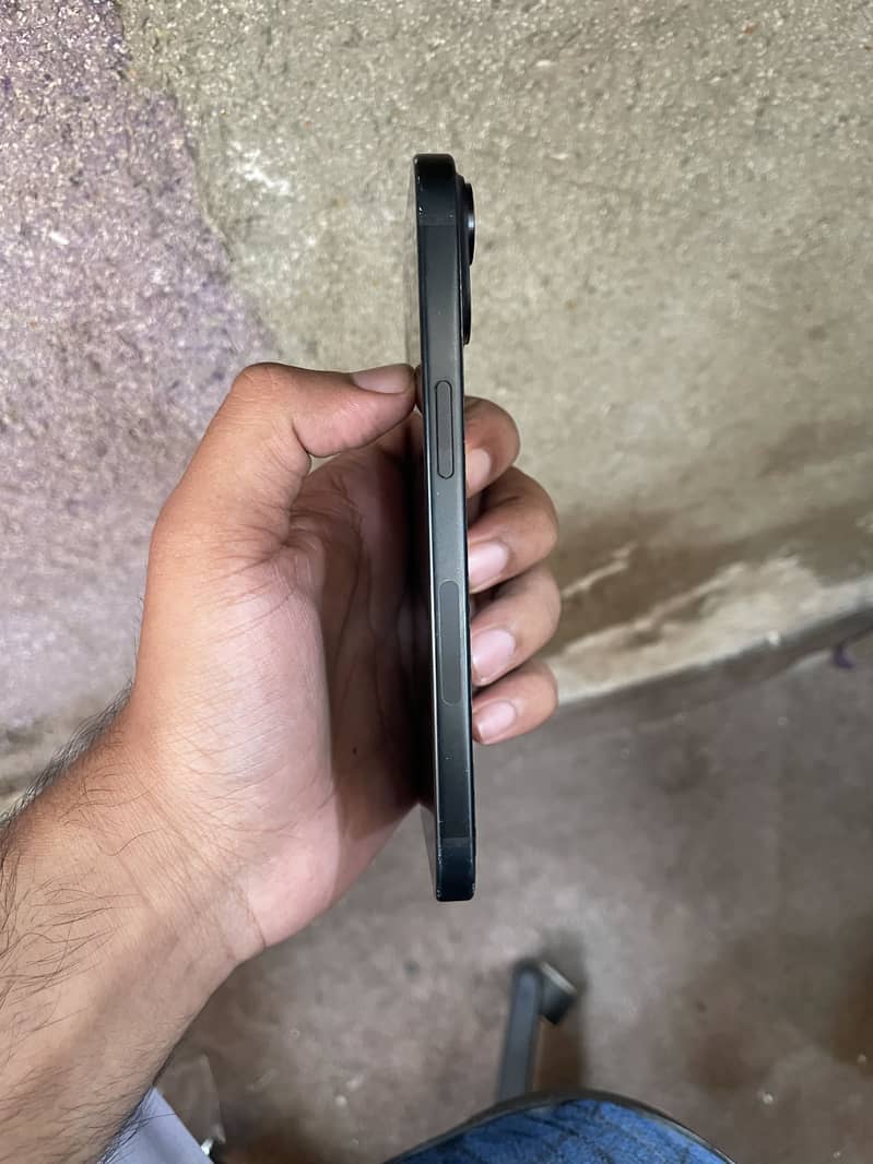 Apple iPhone 15 6