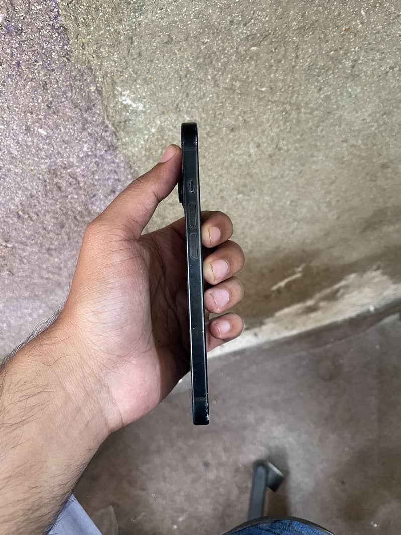Apple iPhone 15 7