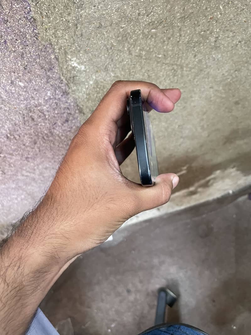 Apple iPhone 15 8