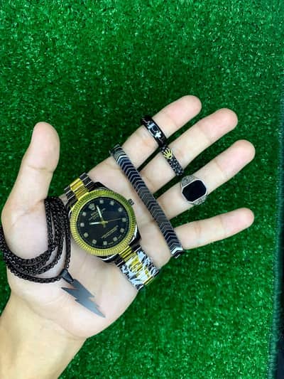 A full set of watch and rings