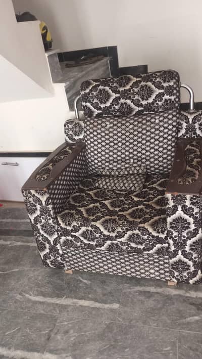 used hy 5 setter sofa hy