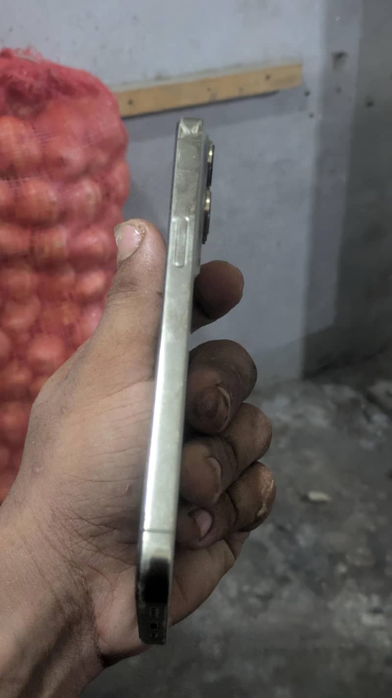 Apple iPhone 14 Pro Max 5
