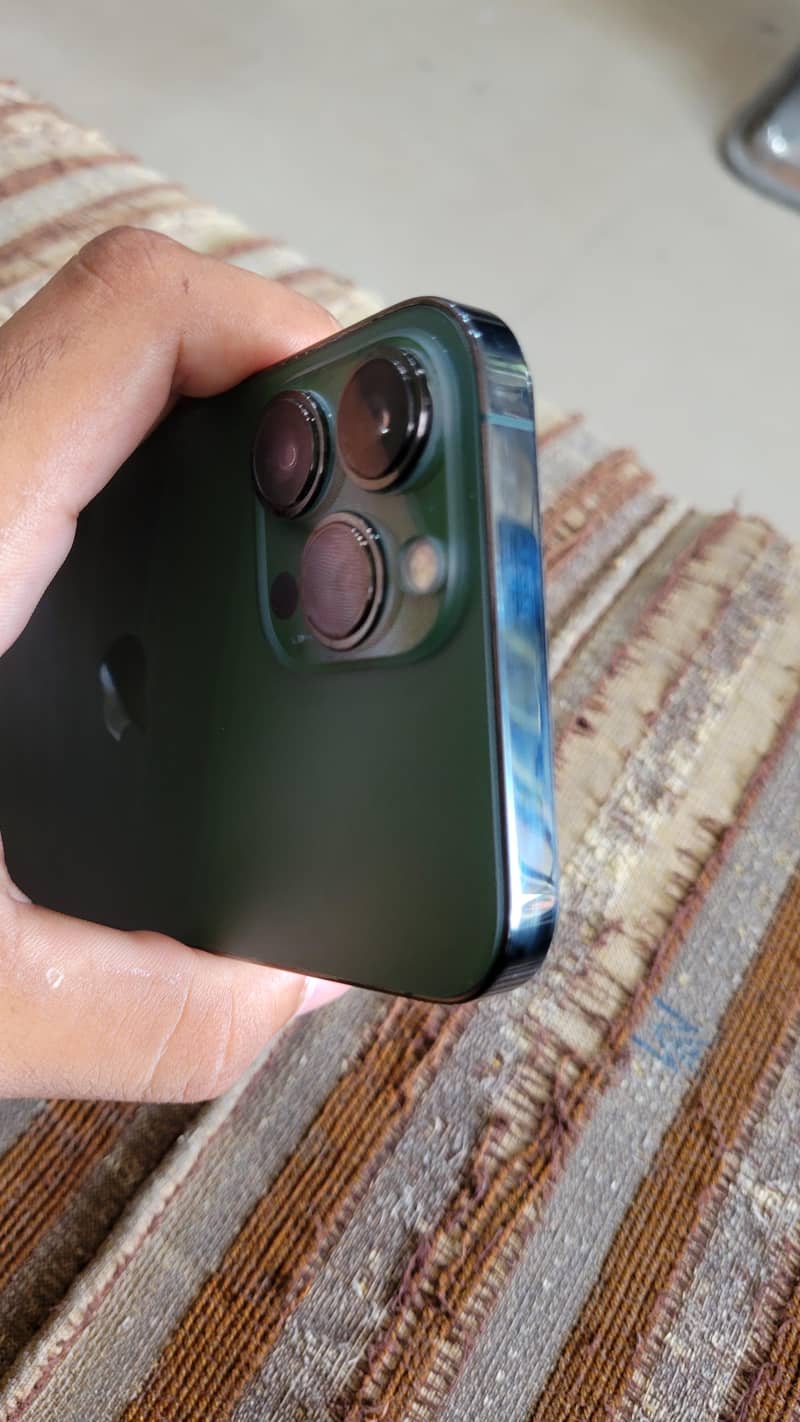 Apple iPhone 13 Pro Max 1