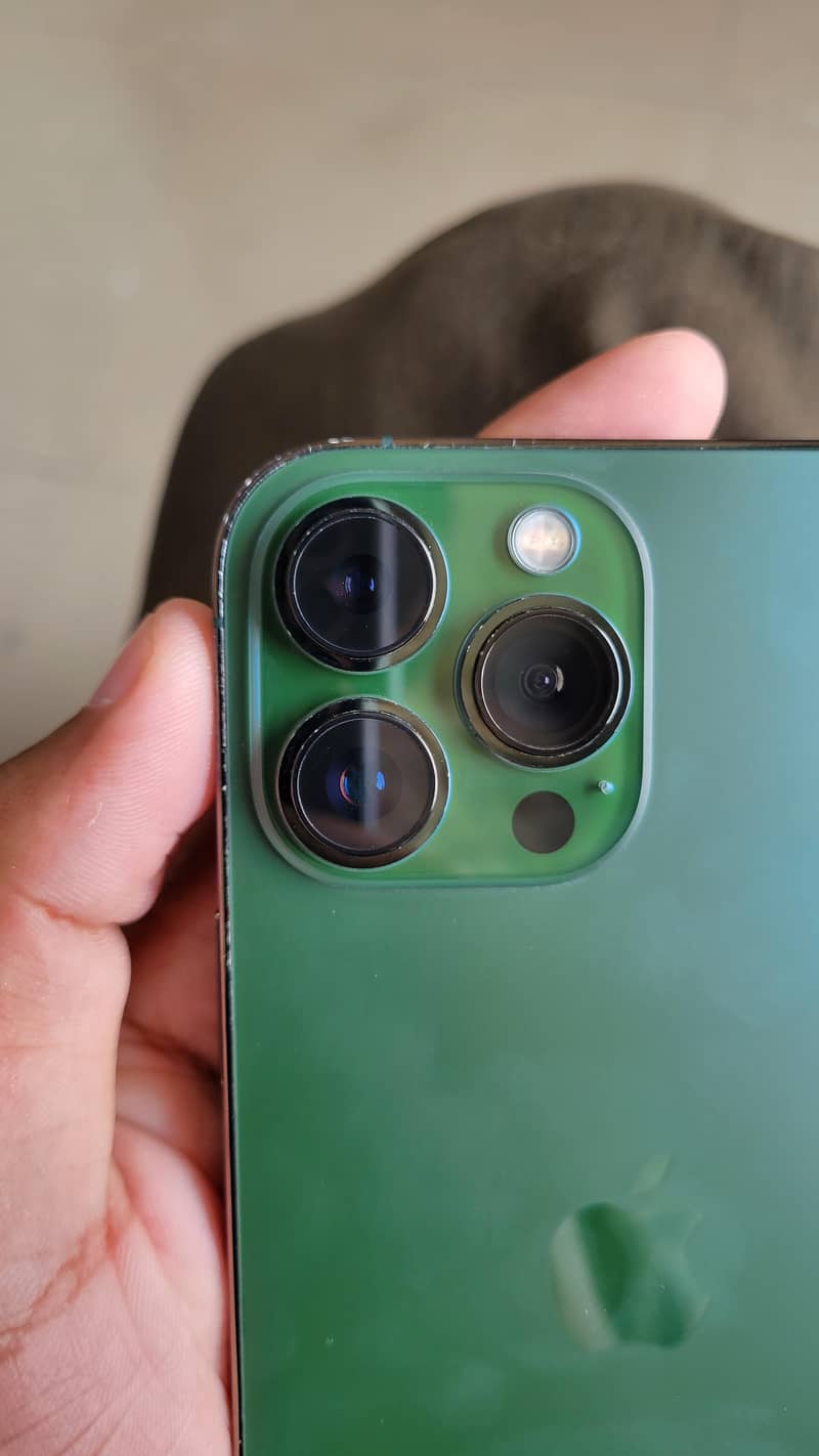 Apple iPhone 13 Pro Max 2