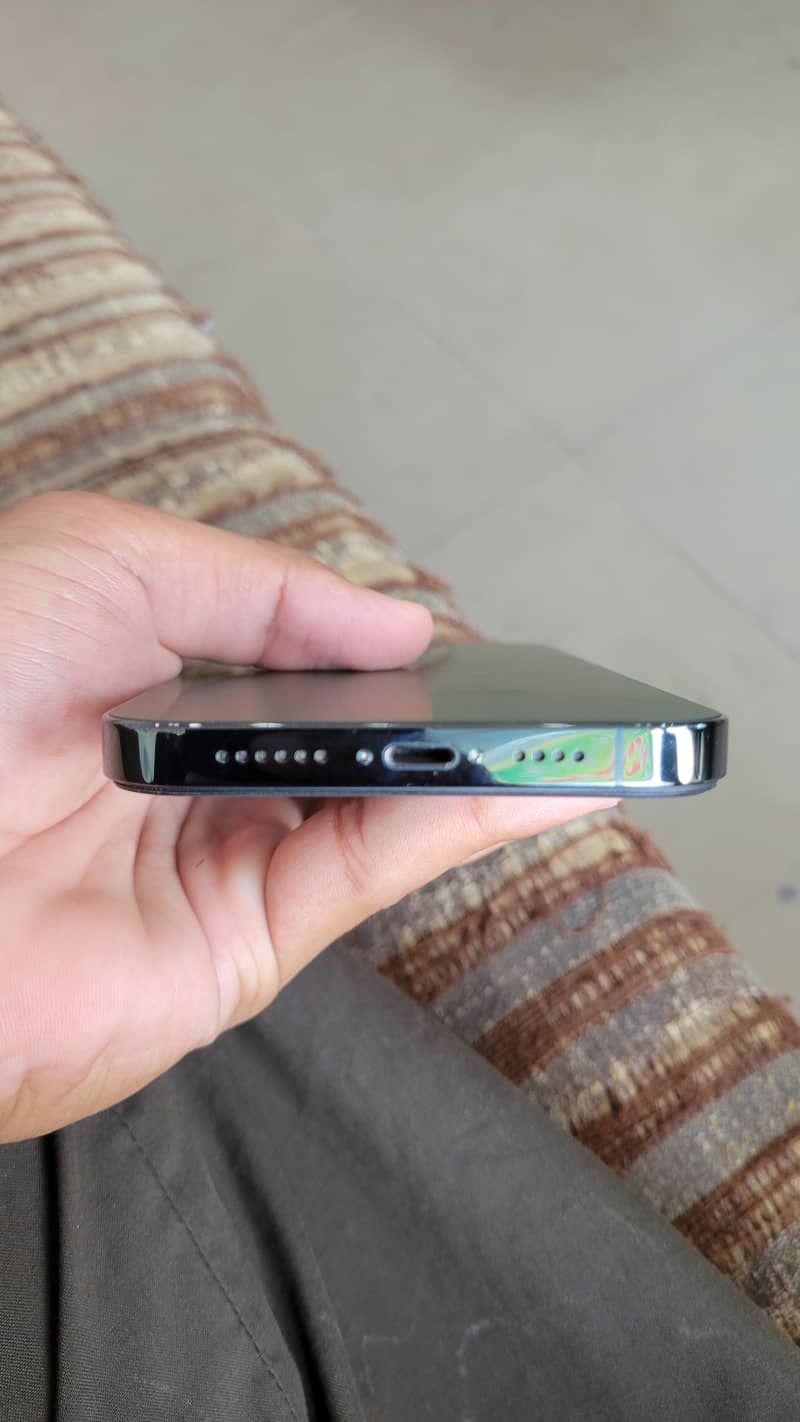 Apple iPhone 13 Pro Max 3
