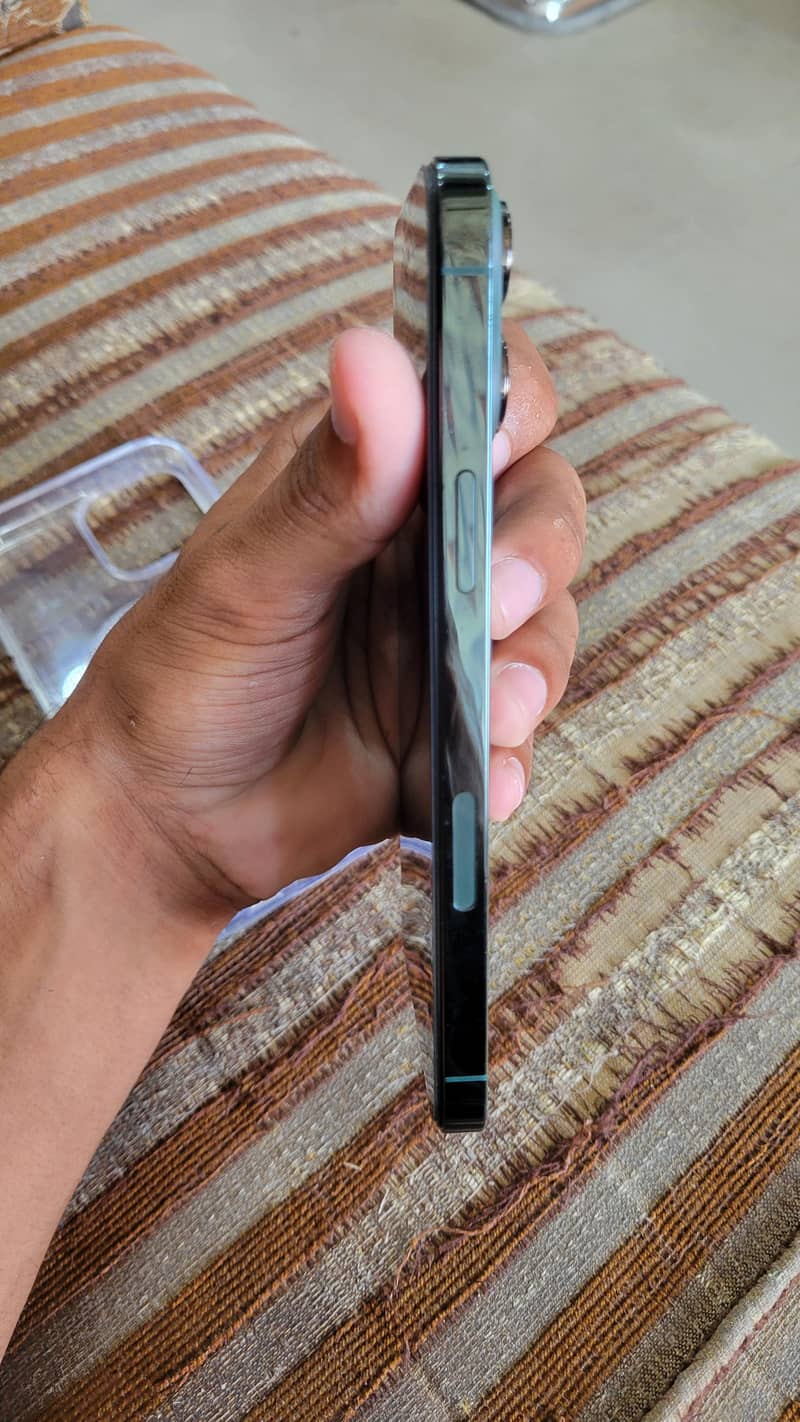 Apple iPhone 13 Pro Max 6