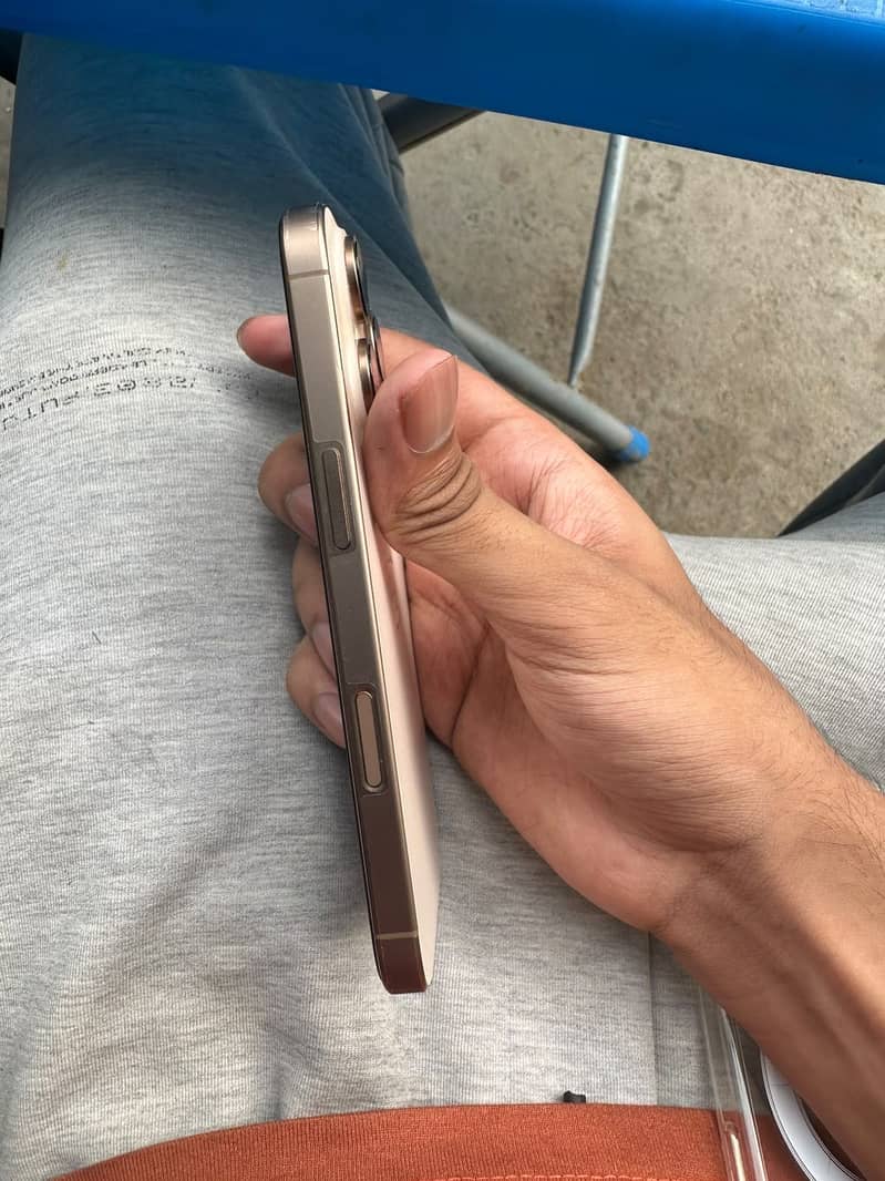 Apple iPhone 16 Pro 5