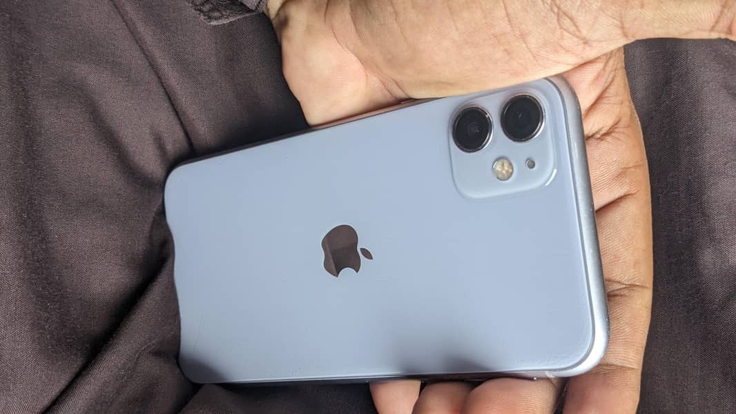 Apple iPhone 11 3