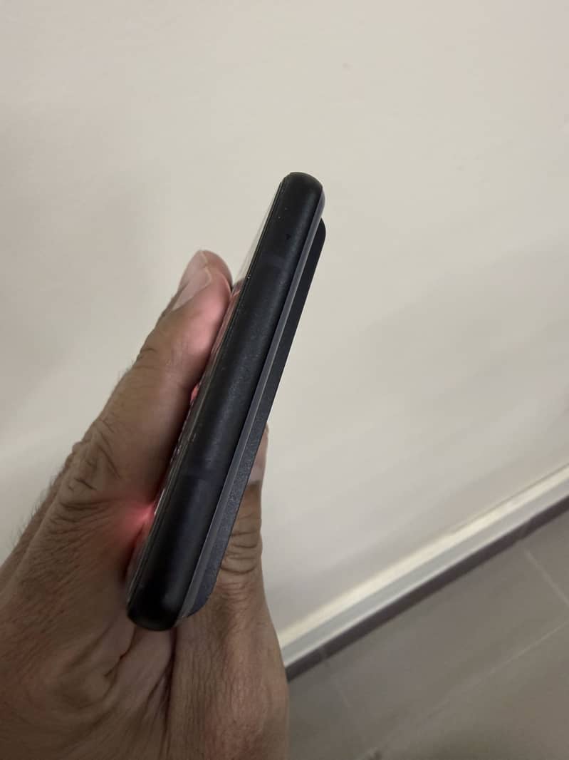 Google Pixel 6 4