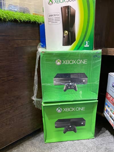 Xbox one slightly used like new