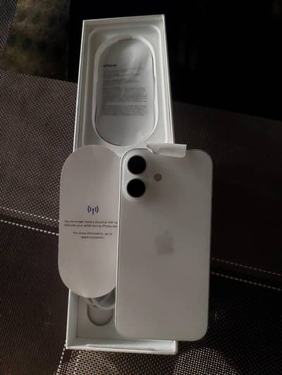 Apple iPhone 16