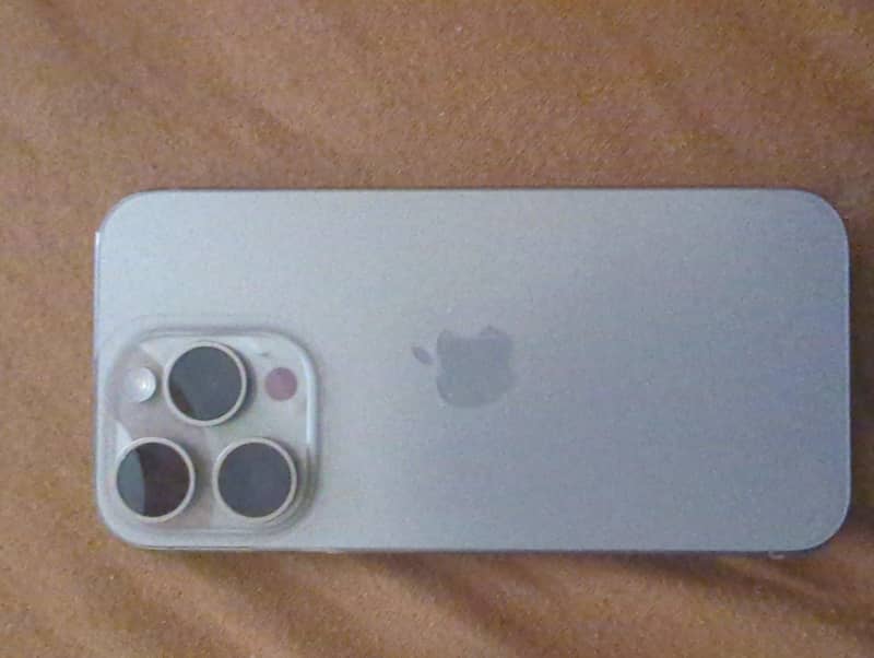 Apple iPhone 15 Pro 1
