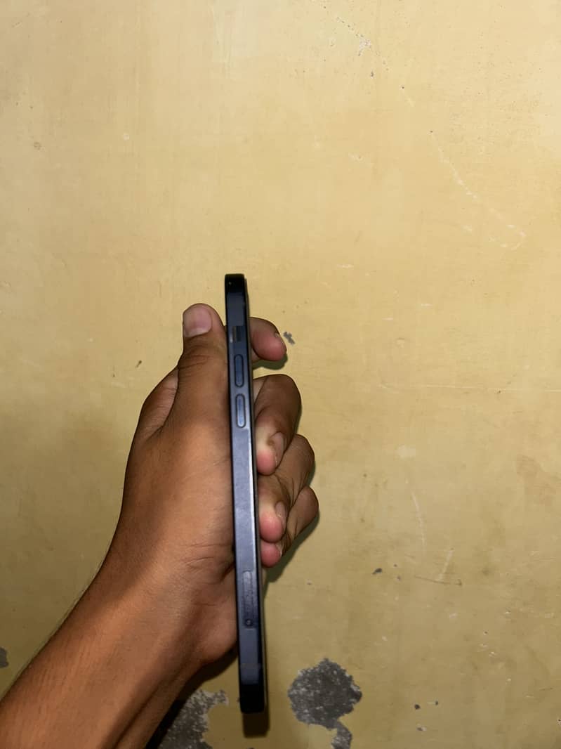 Apple iPhone 12 2
