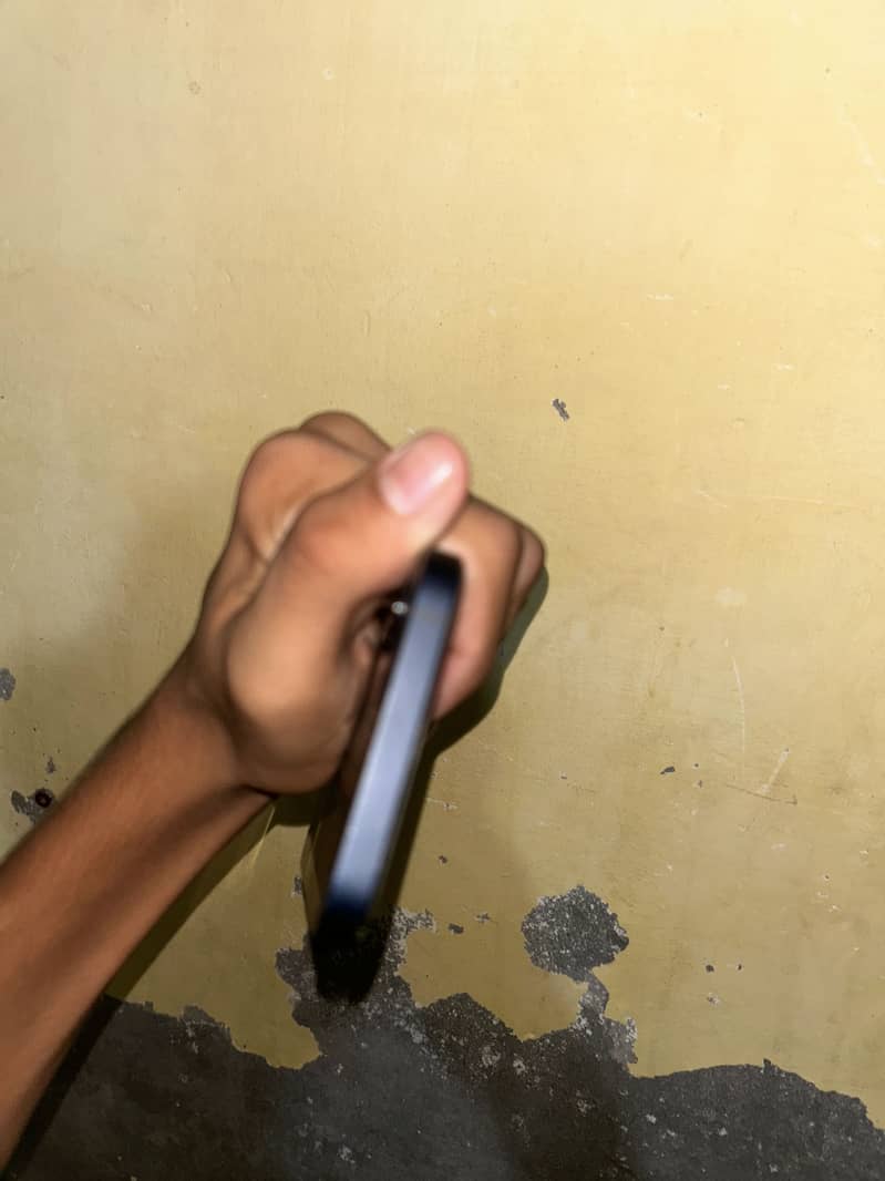Apple iPhone 12 6