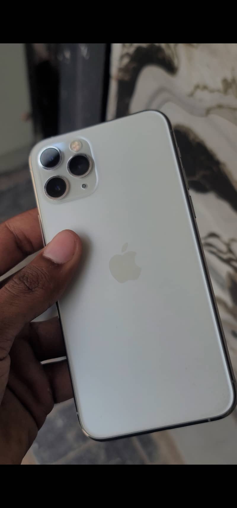 Apple iPhone 11 Pro 4