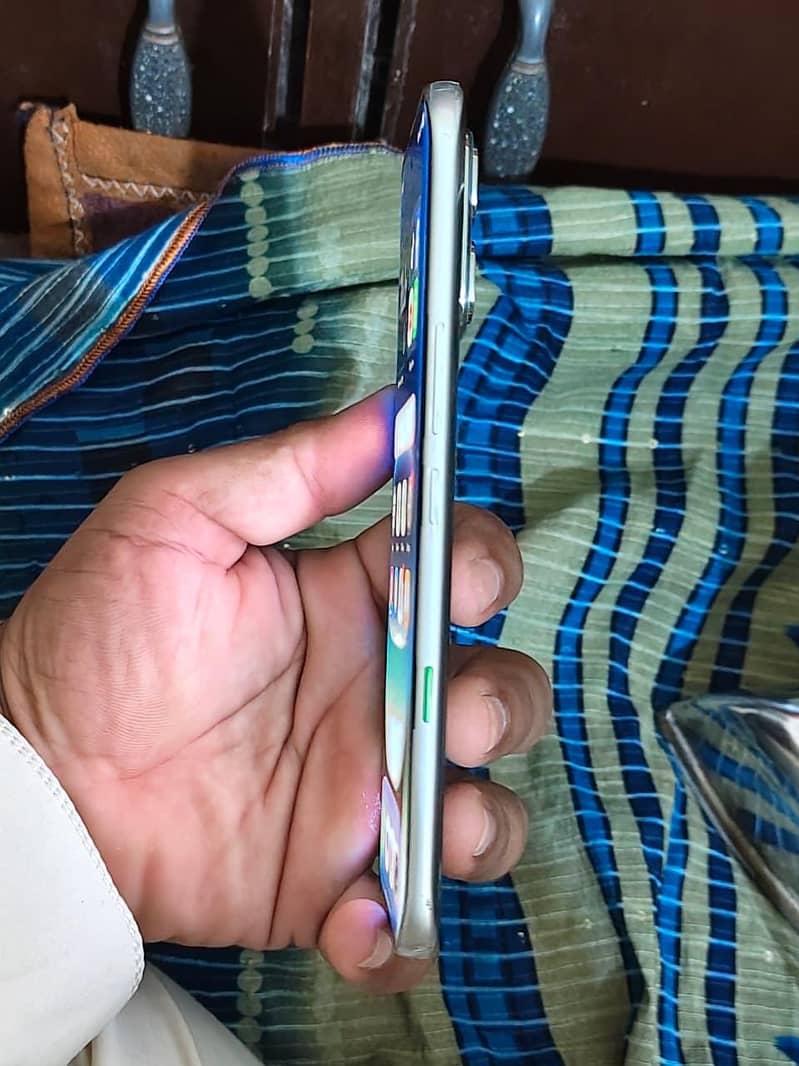 Infinix note Edge 4