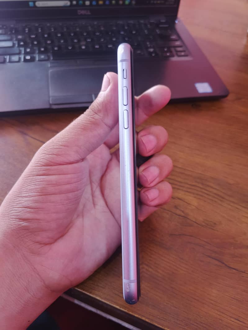 Apple iPhone 11 3