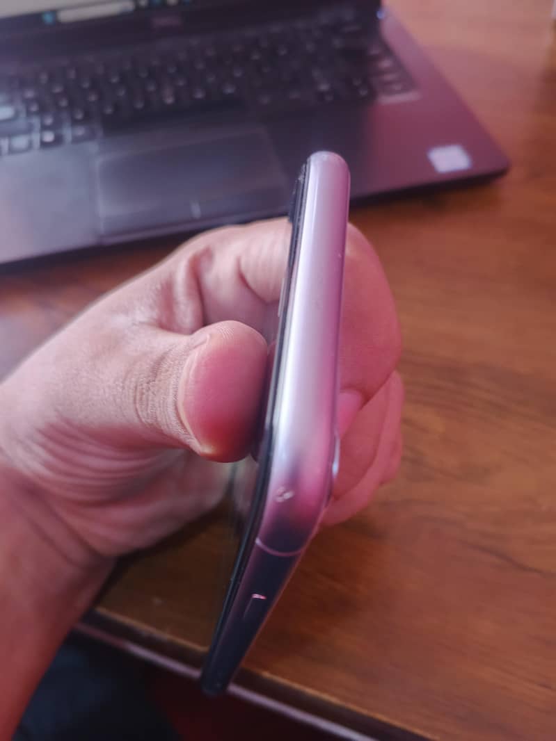 Apple iPhone 11 4