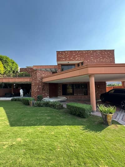 SYED BROTHERS PROUDLY OFFERS: 2-Kanal Elegant And Fully Maintained Bungalow Is Available In The Best Block Of DHA Lahore.