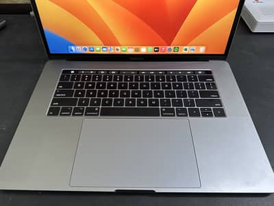 MacBook pro 2017 15inch tochbar