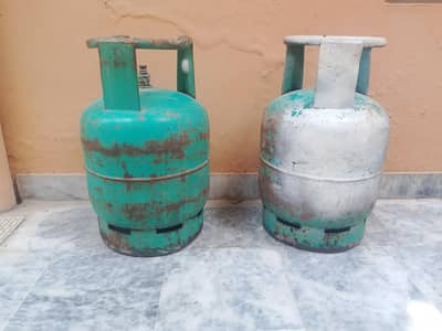 2 gas slander used kisi jaga sa leake nahi ha