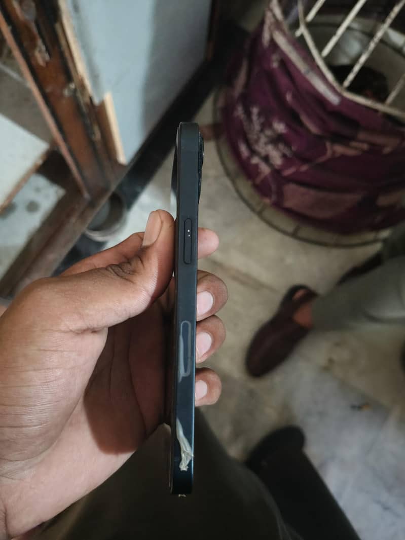 Apple iPhone 13 1