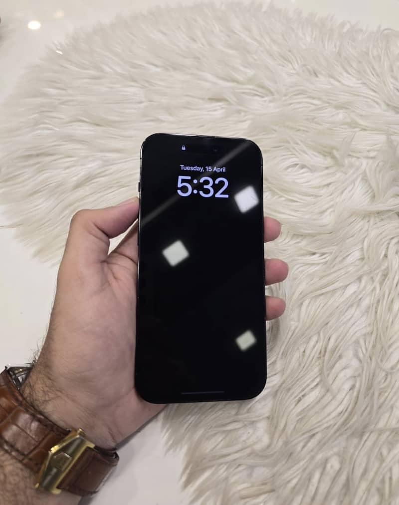 Apple iPhone 15 Pro 2