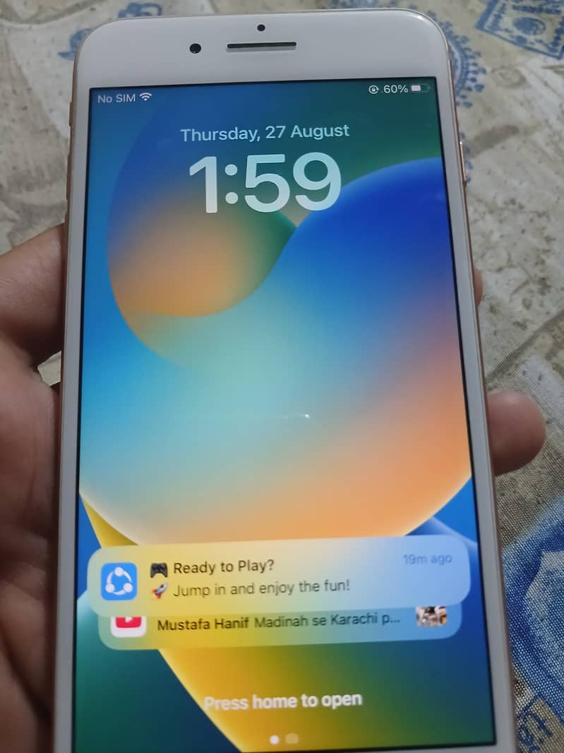 Apple iPhone 8 Plus 1