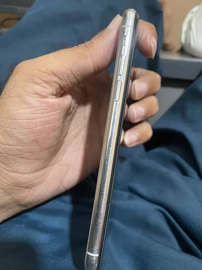 iPhone x 256GB 68% Battery