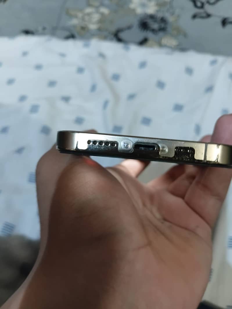 Apple iPhone 12 Pro 4