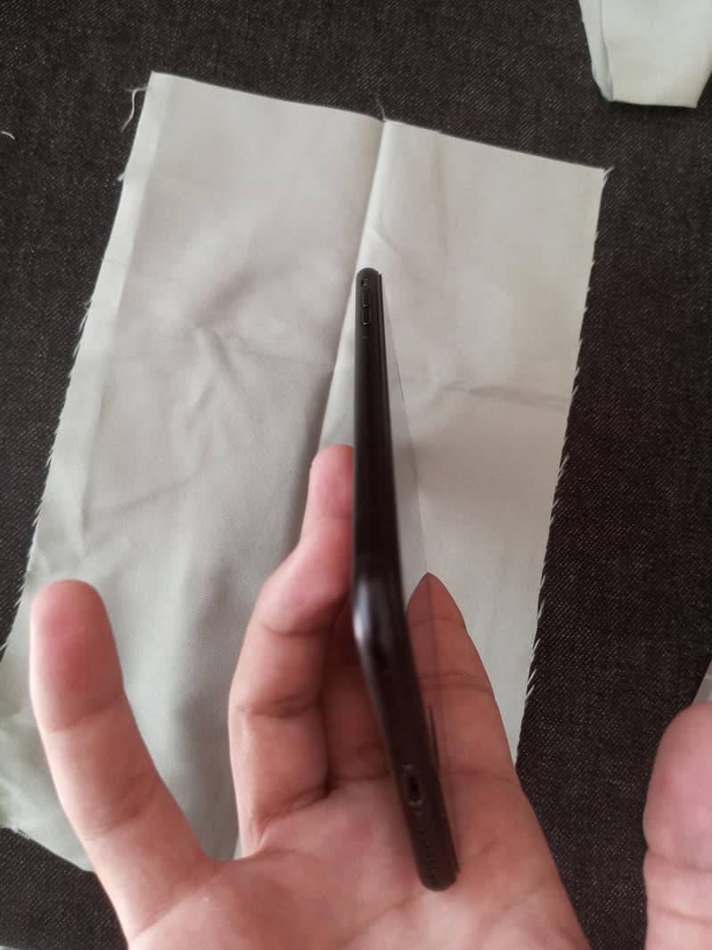 Apple iPhone 7 Plus 2