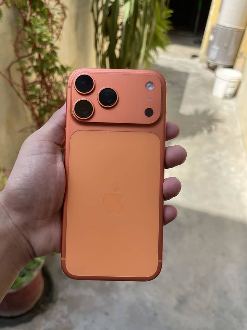 Apple iPhone 17 Pro Max 2