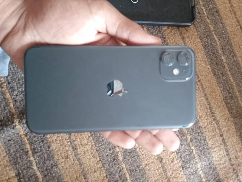 Apple iPhone 11 0