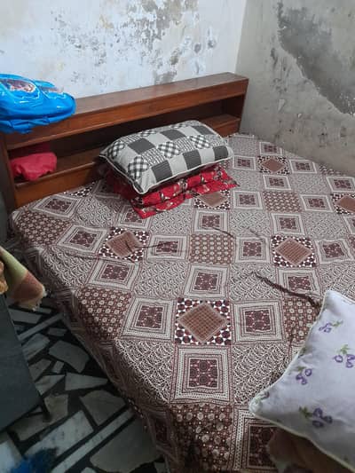 King size double bed solid wooden