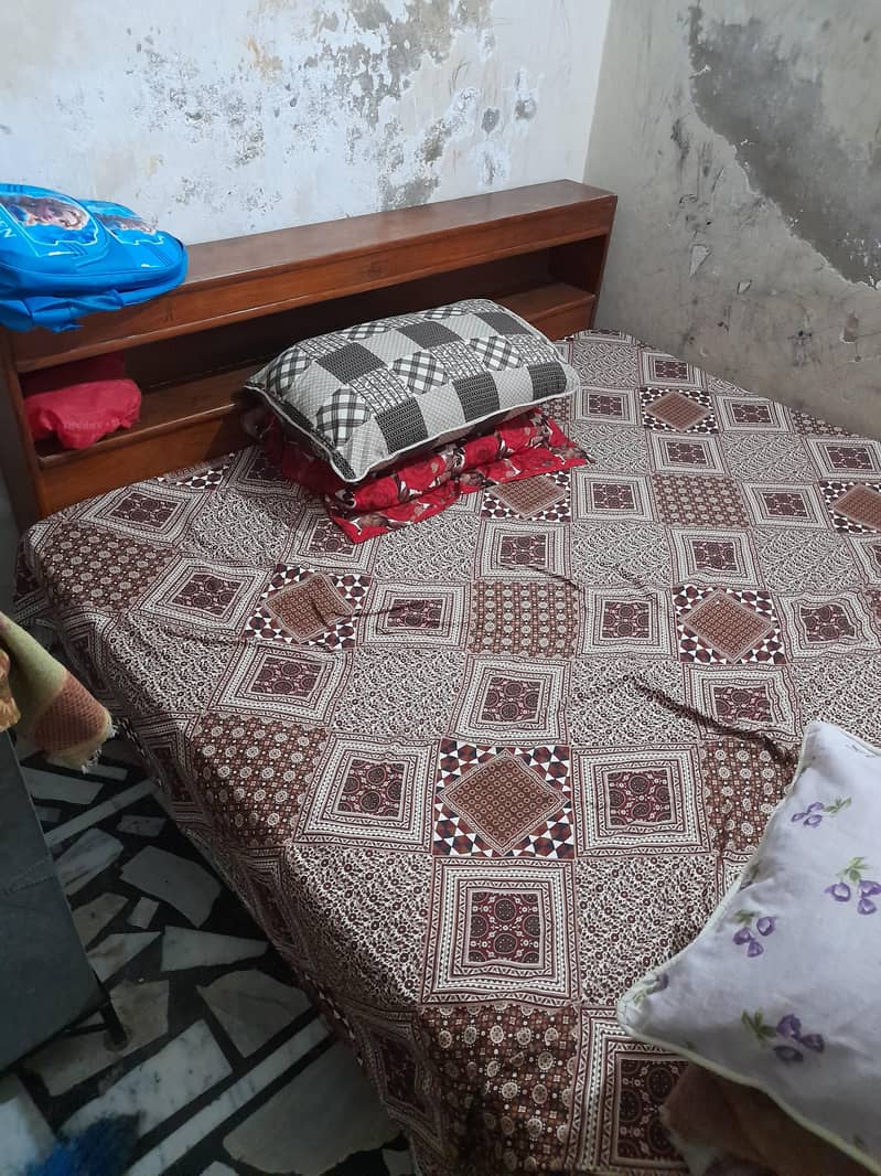 King size double bed solid wooden 0