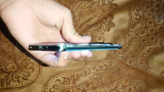 Aquos R6