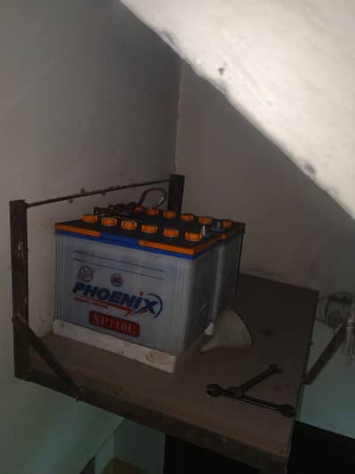 Phoenix 100 Ampere UPS batteries