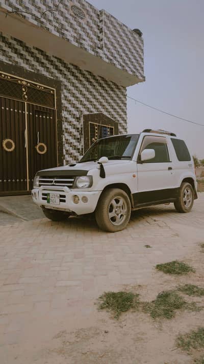 Mitsubishi Pajero Mini 2000