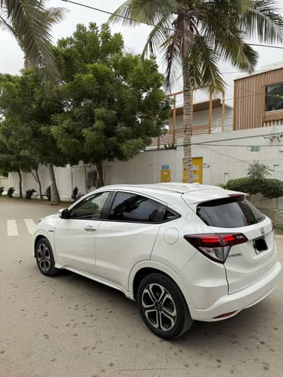 Honda Vezel 2015 | 2020 P. White Extra Ordinary Condition