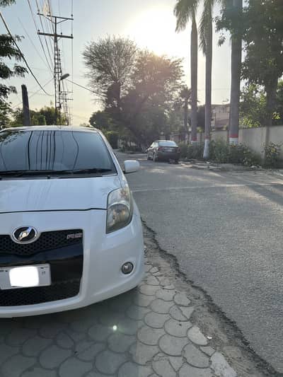Toyota Vitz RS 1.3