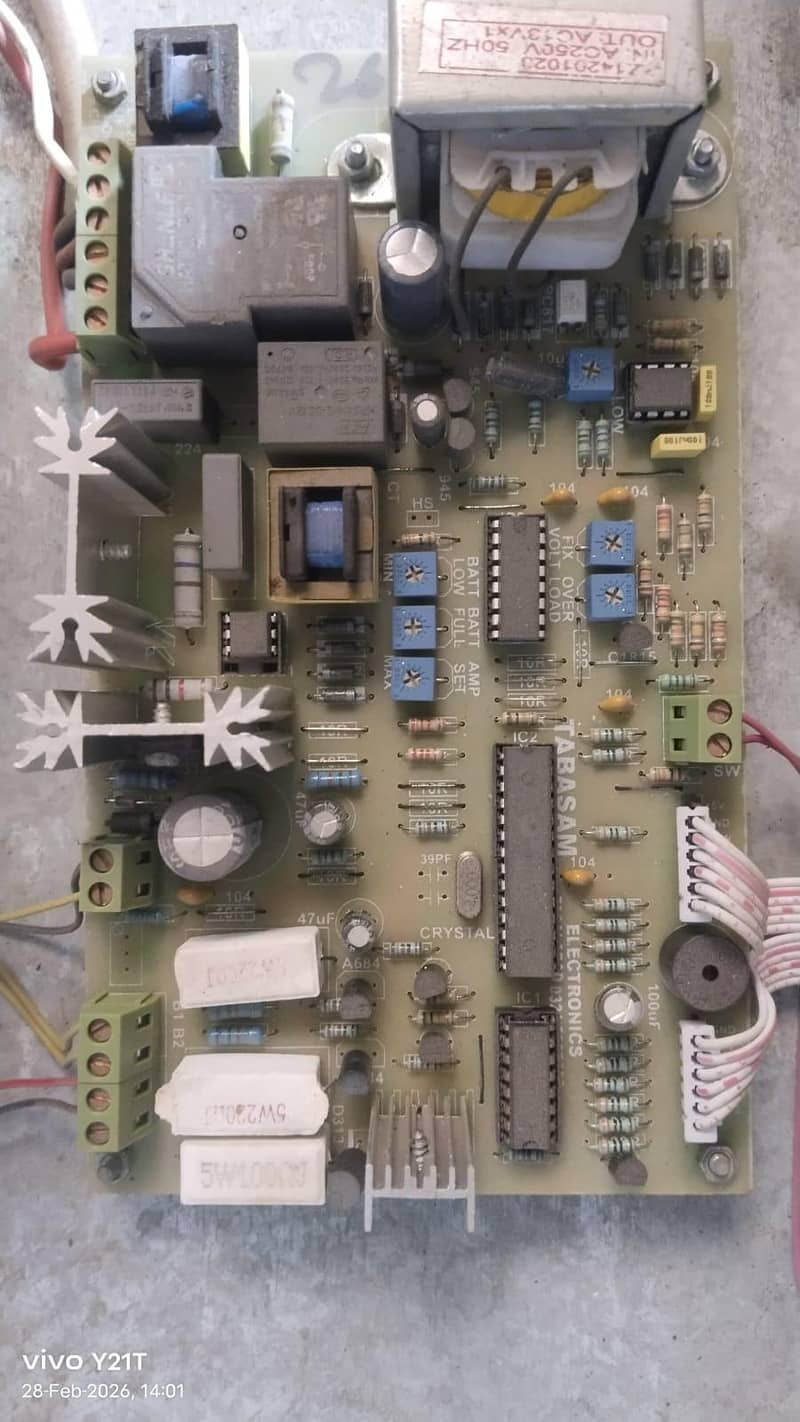 2000 watts ups 24 v 1