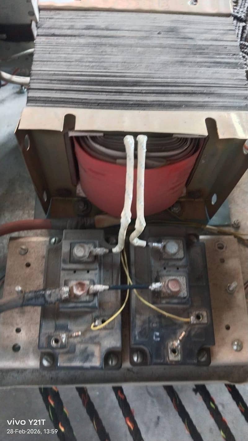 2000 watts ups 24 v 2