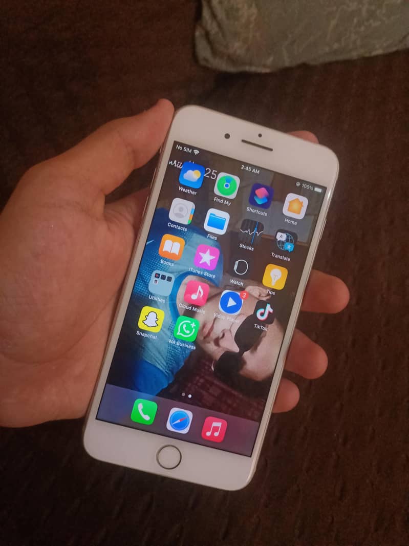 Apple iPhone 7 Plus 0