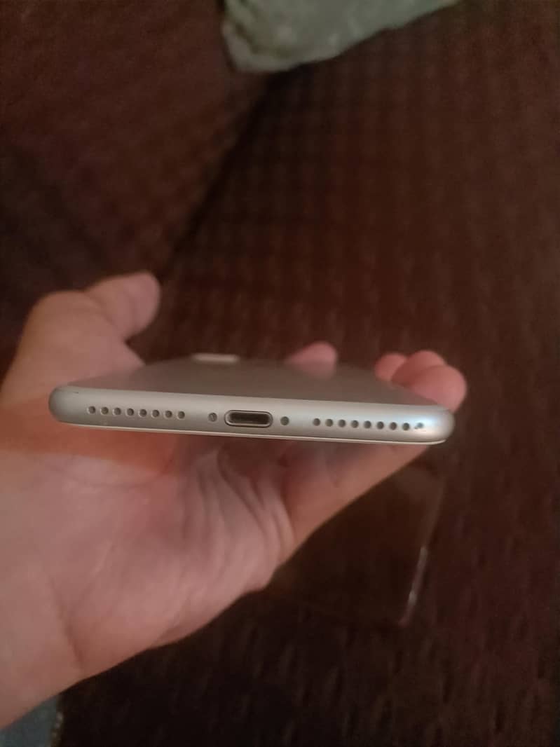 Apple iPhone 7 Plus 1