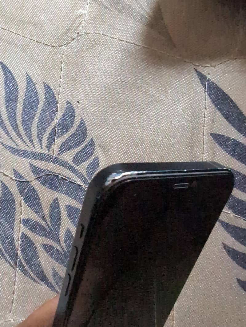 Apple iPhone 12 3