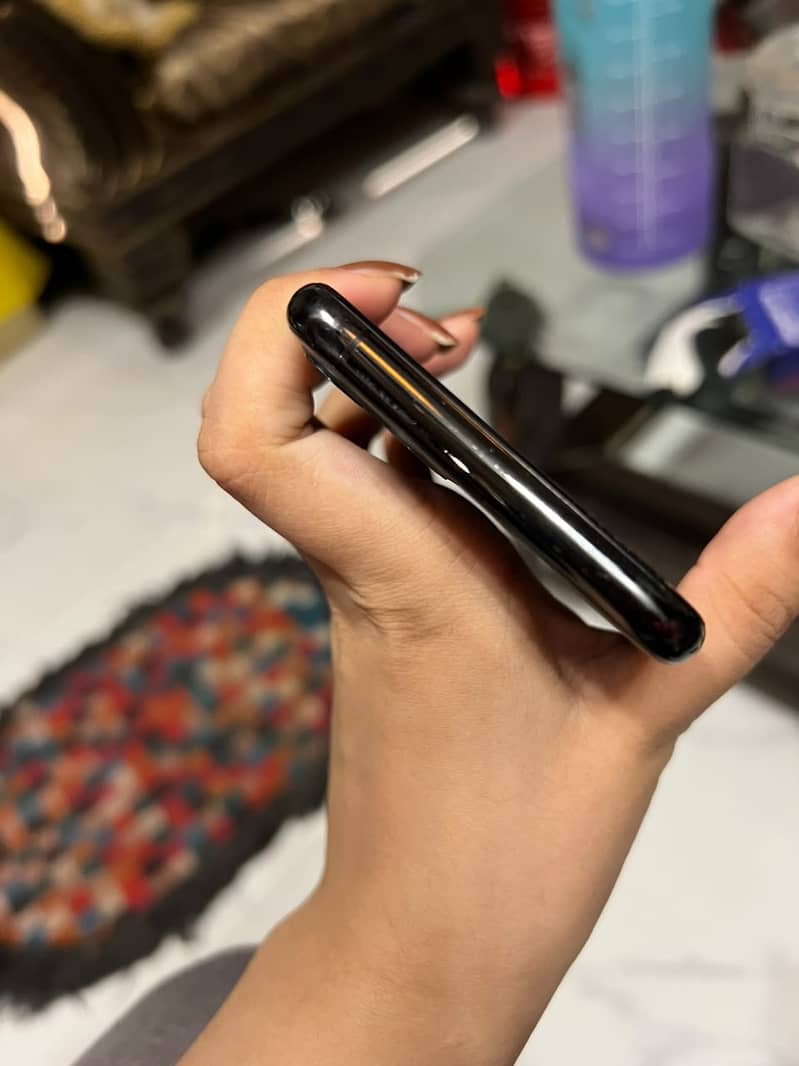 Apple iPhone 11 Pro 2