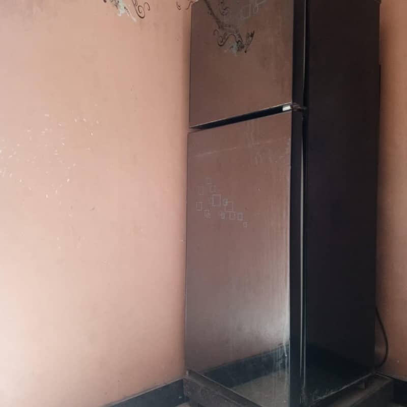 fridge 10/10 condition 2
