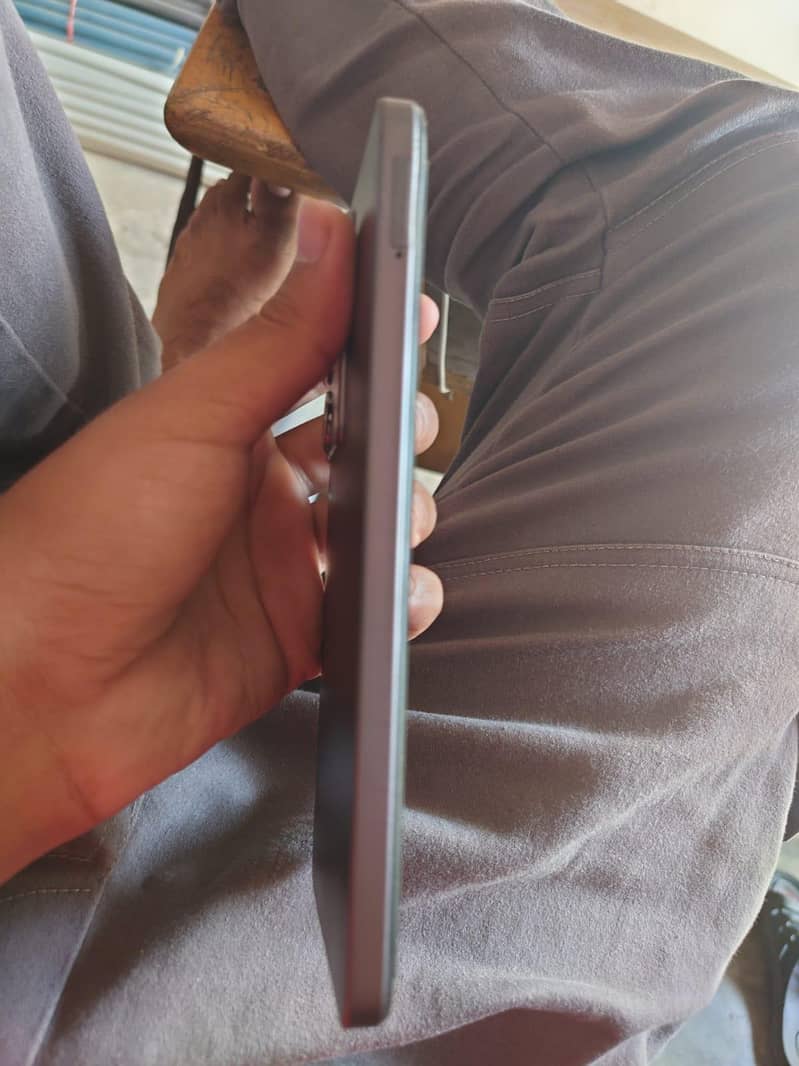 Realme C75 0