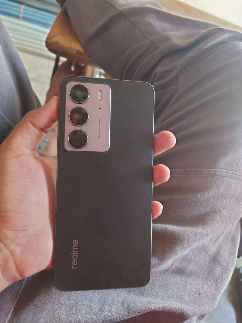 Realme C75 1
