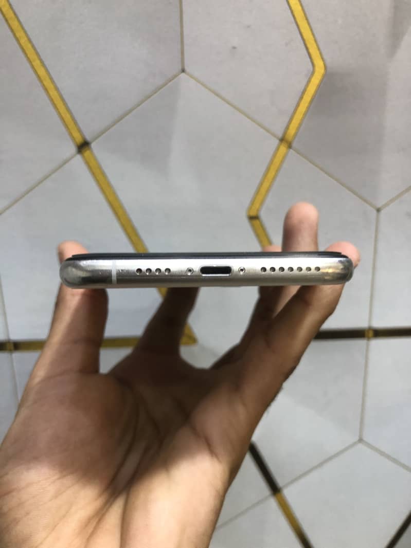 Apple iPhone XS Max 1